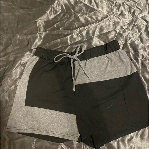 Shorts - Picture 2 of 3